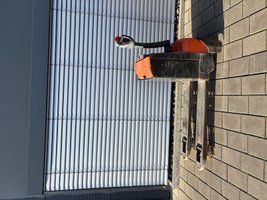 Used material handling equipment BT LWE 180 &mdash; Booster Lift