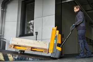 Jungheinrich s&eacute;ria EJE: Technick&aacute; pr&iacute;ručka, modely a porovnanie &mdash; novinky Booster Lift
