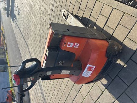 Used material handling equipment BT LWE 180 &mdash; Booster Lift