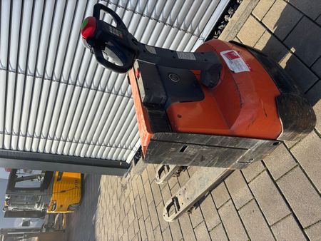 Used material handling equipment BT LWE 180 &mdash; Booster Lift