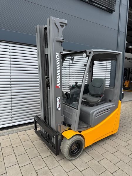 Used material handling equipment Jungheinrich EFG 218K &mdash; Booster Lift