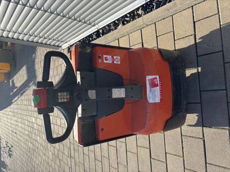 Used material handling equipment BT LWE 180 &mdash; Booster Lift