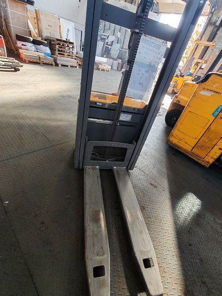 Použit&aacute; manipulačn&aacute; technika Jungheinrich EJC 110 li-ion 2.5m/ 1544mh/ 2021y &mdash; Booster Lift