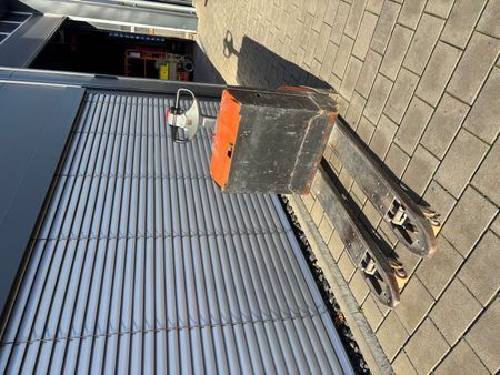 Used material handling equipment BT LWE 180 &mdash; Booster Lift