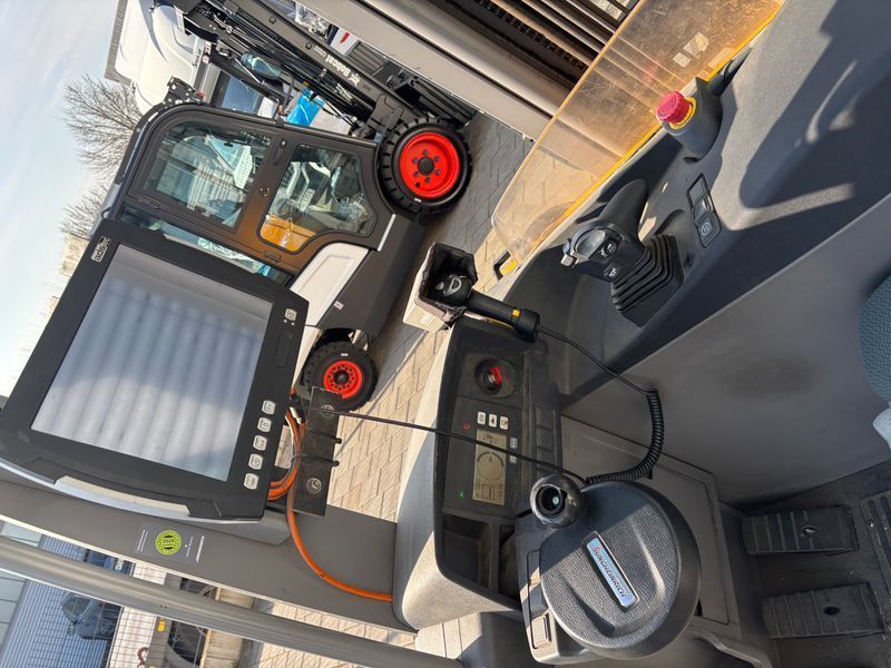 Použit&aacute; manipulačn&aacute; technika Jungheinrich ETV 216 &mdash; Booster Lift
