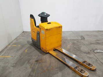 Used material handling equipment Jungheinrich ERE225 1400mm/ 465ah/ 4pc in stock &mdash; Booster Lift