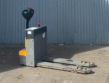 Used material handling equipment Jungheinrich EJE M13 Li-Ion &mdash; Booster Lift