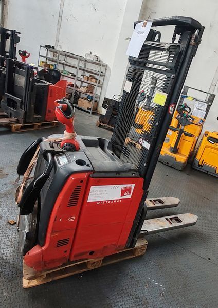Použit&aacute; manipulačn&aacute; technika Linde L12AP DEFECT &mdash; Booster Lift