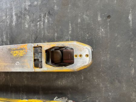 Used material handling equipment Jungheinrich EJE 120 &mdash; Booster Lift