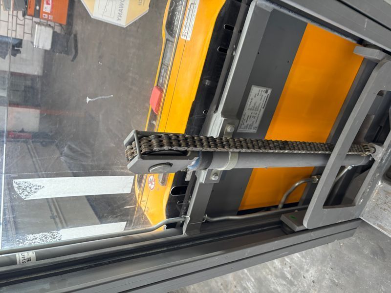 Použit&aacute; manipulačn&aacute; technika Jungheinrich EJC 110 Li-Lion &mdash; Booster Lift
