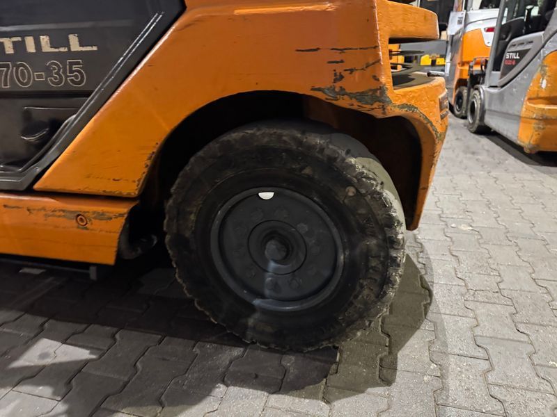Použit&aacute; manipulačn&aacute; technika Still R70-35 &mdash; Booster Lift