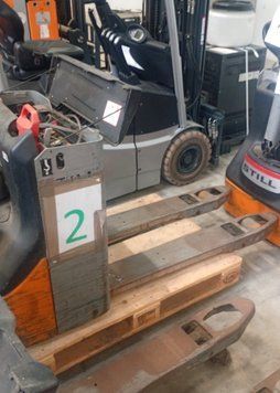 Použit&aacute; manipulačn&aacute; technika Still ECU 16 &mdash; Booster Lift