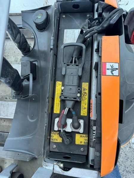 Použit&aacute; manipulačn&aacute; technika Still EXU 16 LI-Ion &mdash; Booster Lift