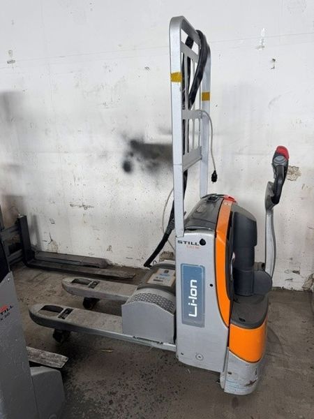 Použit&aacute; manipulačn&aacute; technika Still EXU 16 LI-Ion &mdash; Booster Lift