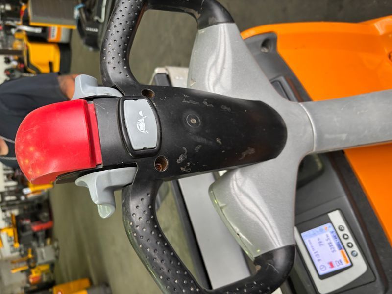 Used material handling equipment Still EXH 30 Lithium &mdash; Booster Lift