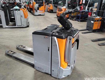 Used material handling equipment Still EXH-SF20 &mdash; Booster Lift