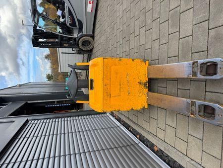 Použit&aacute; manipulačn&aacute; technika Jungheinrich ERE 120 FP Baujahr 2021 Lithium &mdash; Booster Lift