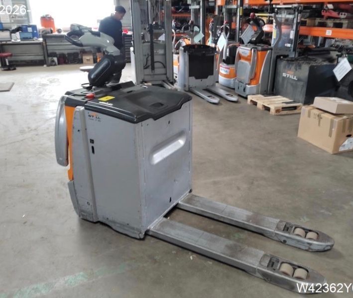 Použit&aacute; manipulačn&aacute; technika Still EXH-SF20 &mdash; Booster Lift