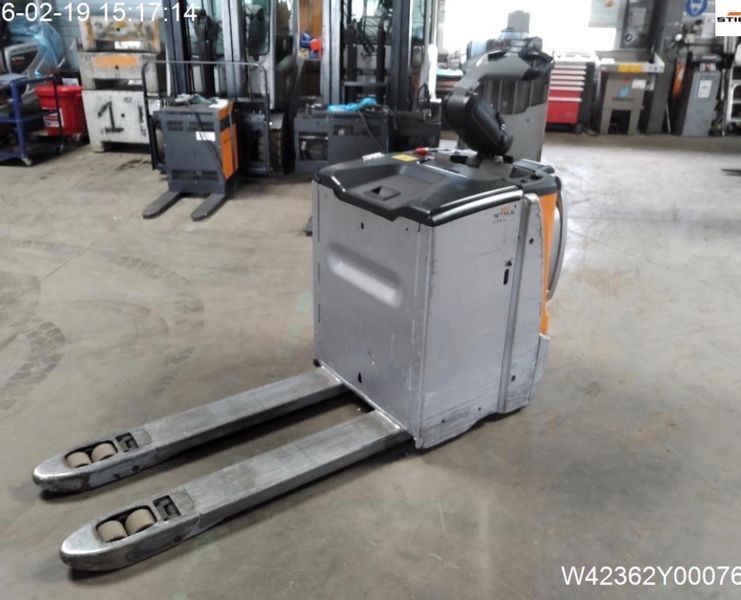 Použit&aacute; manipulačn&aacute; technika Still EXH-SF20 &mdash; Booster Lift
