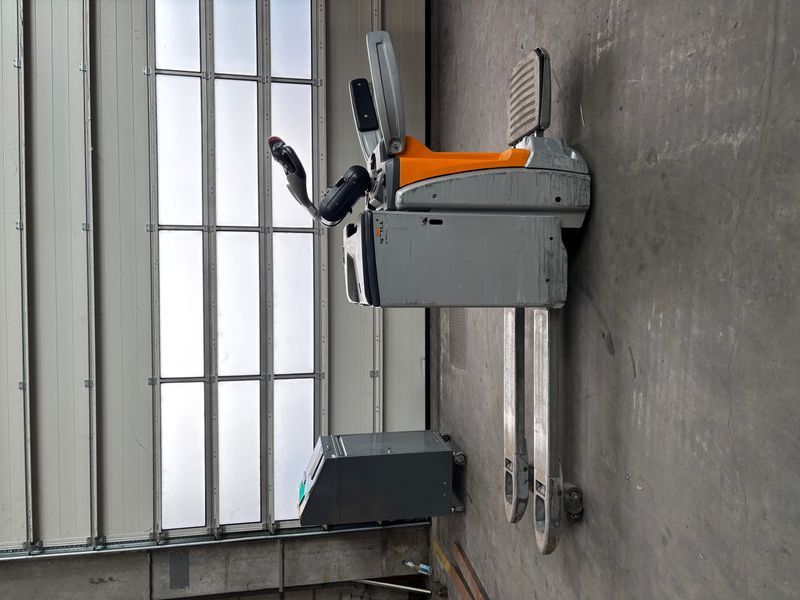 Použit&aacute; manipulačn&aacute; technika Still EXH-SF20 &mdash; Booster Lift