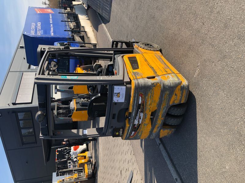 Použit&aacute; manipulačn&aacute; technika Jungheinrich EFG215 Li-ion /3.3m/ 10394h &mdash; Booster Lift