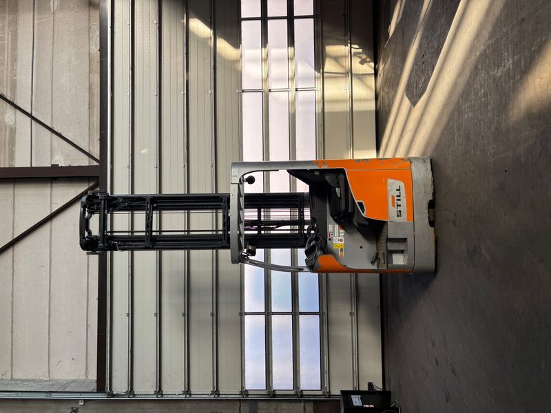Used material handling equipment Still FM-X17 &mdash; Booster Lift