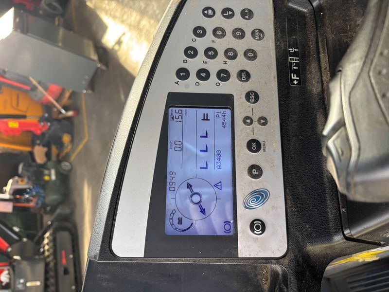 Used material handling equipment Still FM-X17 &mdash; Booster Lift