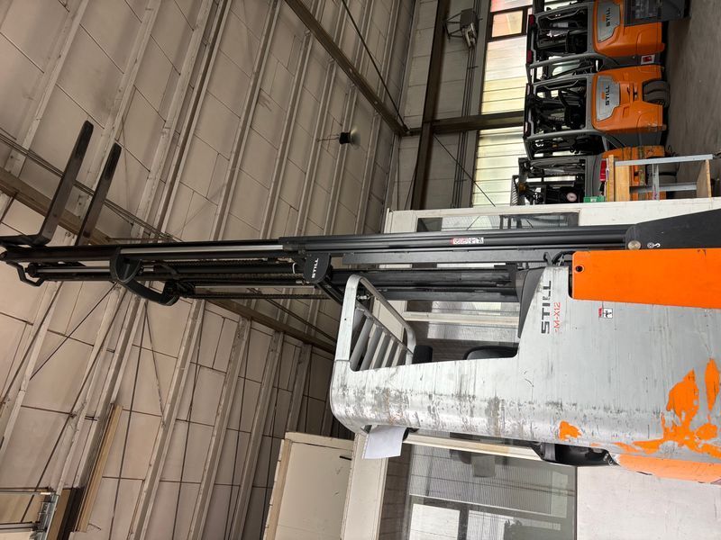 Used material handling equipment Still FM-X12 &mdash; Booster Lift