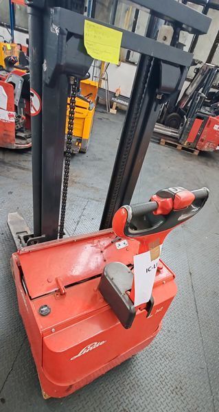 Použit&aacute; manipulačn&aacute; technika Linde L14 battery problem &mdash; Booster Lift