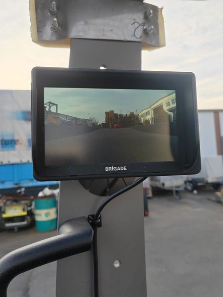 Used material handling equipment Jungheinrich ETM 214 Li-ion/ Camera/ drive-in &mdash; Booster Lift