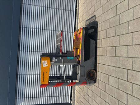 Used material handling equipment Jungheinrich EKM202 &mdash; Booster Lift