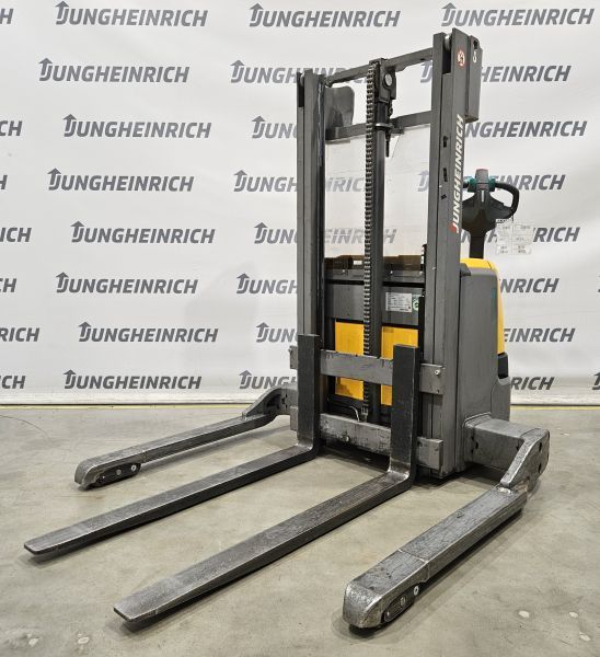 Použit&aacute; manipulačn&aacute; technika Jungheinrich EJC B 12 &mdash; Booster Lift