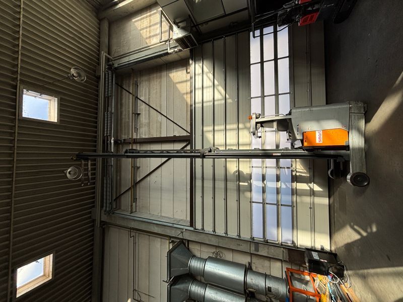 Used material handling equipment Still FM-X17 &mdash; Booster Lift