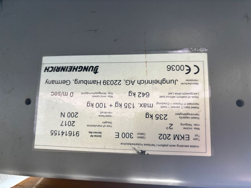 Used material handling equipment Jungheinrich EKM202 &mdash; Booster Lift