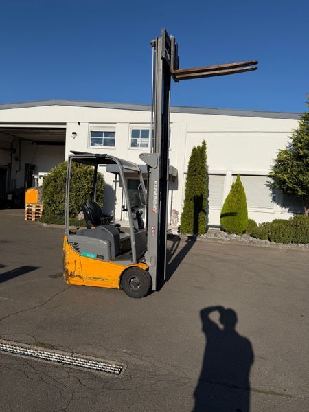 Used material handling equipment Jungheinrich EFG 110 2022y/ 3.3m/ 1127h &mdash; Booster Lift