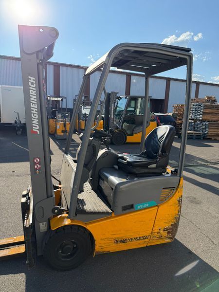 Used material handling equipment Jungheinrich EFG 110 2022y/ 3.3m/ 1127h &mdash; Booster Lift
