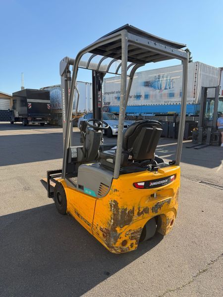 Used material handling equipment Jungheinrich EFG 110 2022y/ 3.3m/ 1127h &mdash; Booster Lift