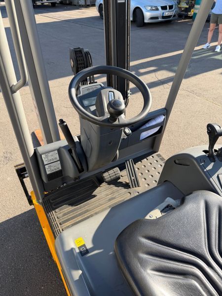Used material handling equipment Jungheinrich EFG 110 2022y/ 3.3m/ 1127h &mdash; Booster Lift