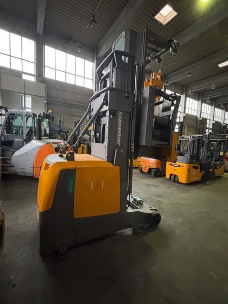 Použit&aacute; manipulačn&aacute; technika Jungheinrich EKX 410 Schienengef&uuml;hrt mit PSA &mdash; Booster Lift