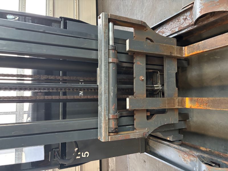 Used material handling equipment Linde R 14 &mdash; Booster Lift