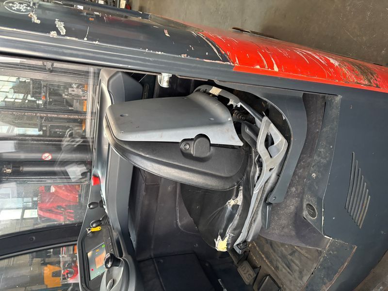 Used material handling equipment Linde R 14 &mdash; Booster Lift
