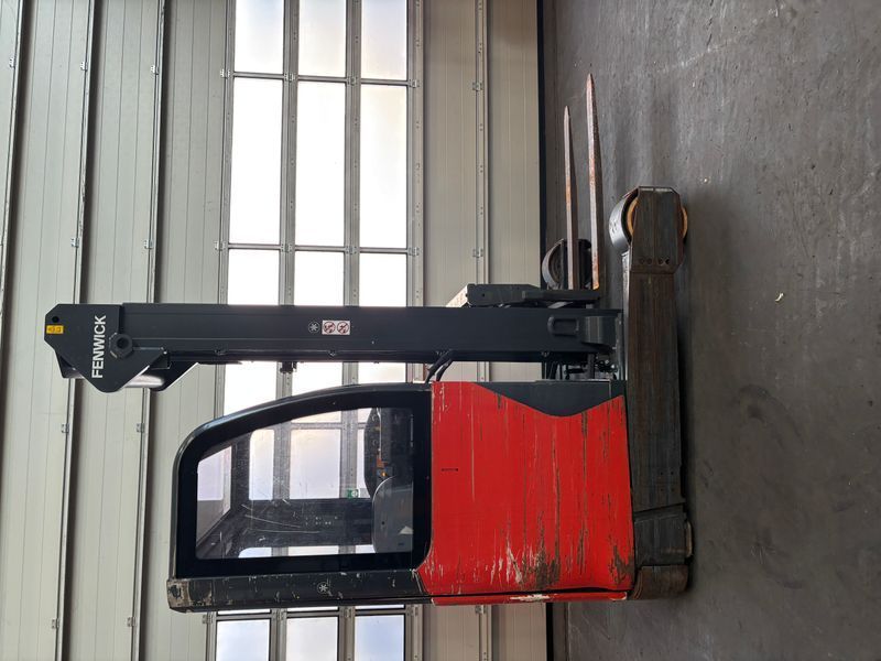 Used material handling equipment Linde R 14 &mdash; Booster Lift