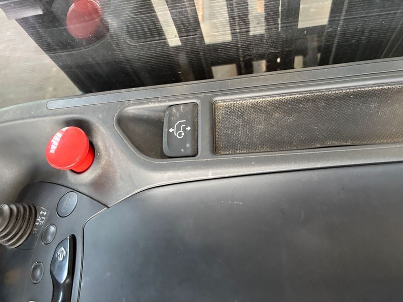 Used material handling equipment Linde R 14 &mdash; Booster Lift