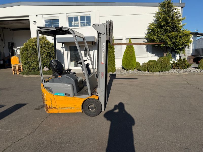 Used material handling equipment Jungheinrich EFG 110 2022y/ 3.3m/ 1127h &mdash; Booster Lift