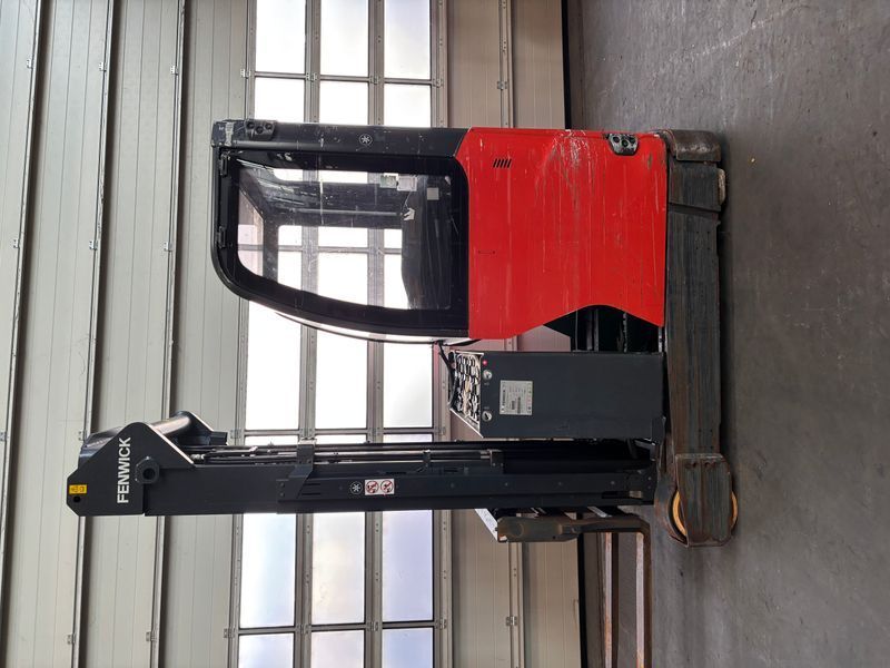 Used material handling equipment Linde R 14 &mdash; Booster Lift