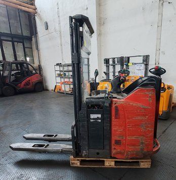 Použit&aacute; manipulačn&aacute; technika Linde L12 battery problem &mdash; Booster Lift