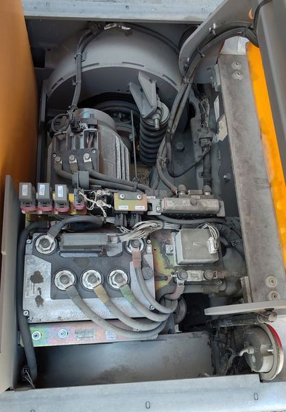 Used material handling equipment Jungheinrich EZS 590/ 347h/ 9t &mdash; Booster Lift