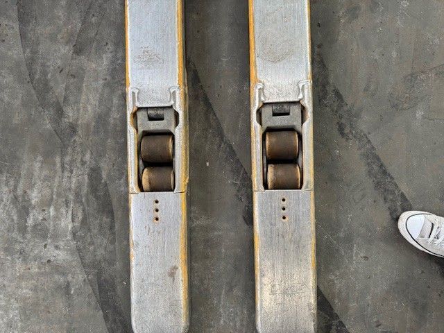 Used material handling equipment Jungheinrich ERE 120 &mdash; Booster Lift