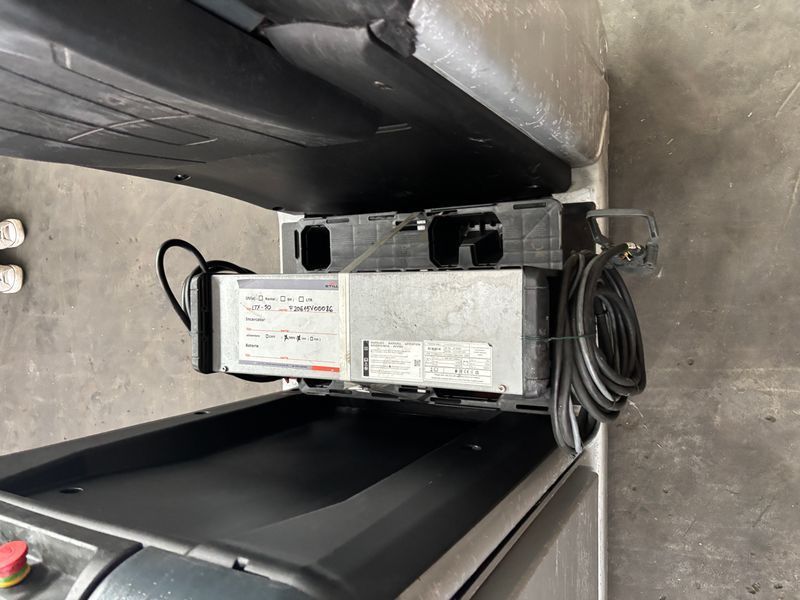 Použit&aacute; manipulačn&aacute; technika Still LTX50 LIION &mdash; Booster Lift