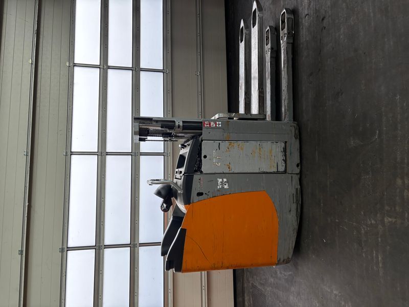 Použit&aacute; manipulačn&aacute; technika Still EXD-S 20 &mdash; Booster Lift